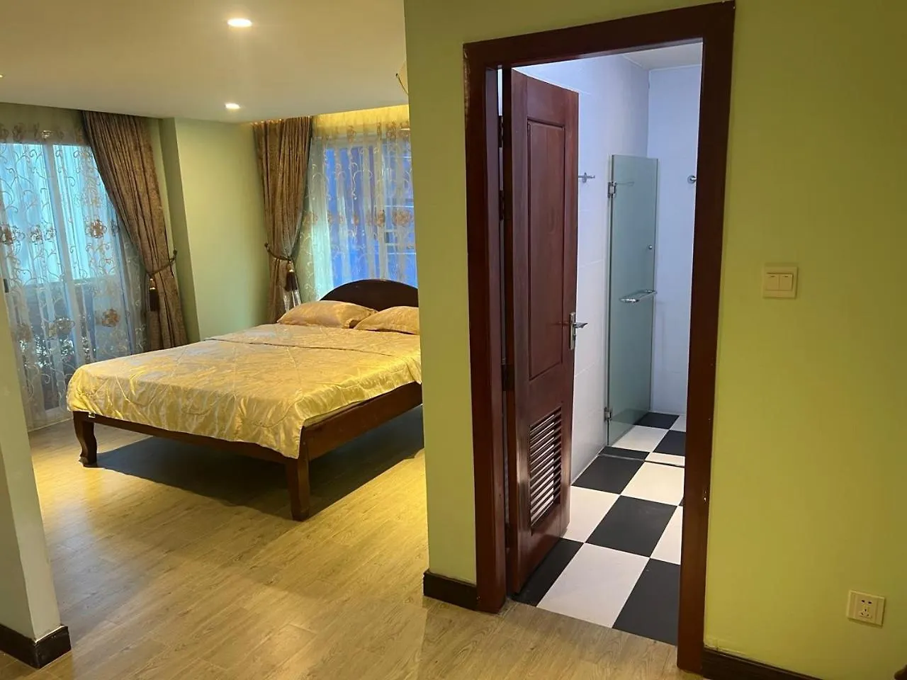 Hawaii Lounge Hotel Sihanoukville Cambodia